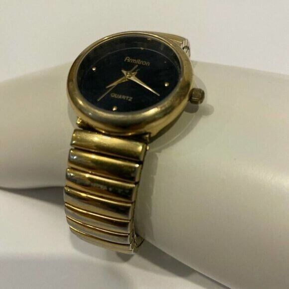 Beautiful Vintage Armitron Gold Tone Black Face Ladies 🔥🔥 - Picture 6 of 9